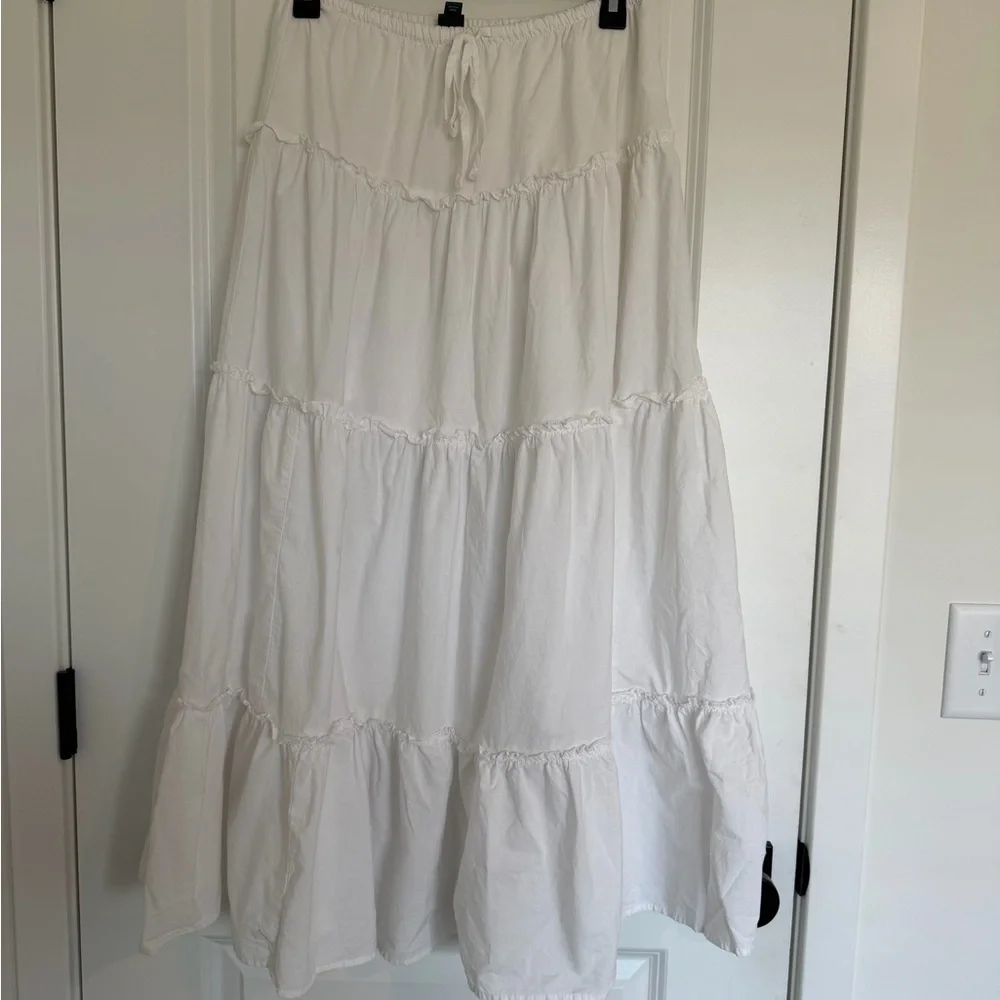 Wild Fable White Tiered Flowey Maxi Skirt Small - Picture 2 of 4